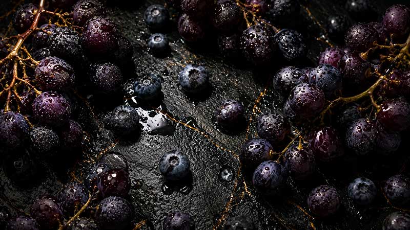 Resveratrol-rich foods - red grapes, berries, nuts